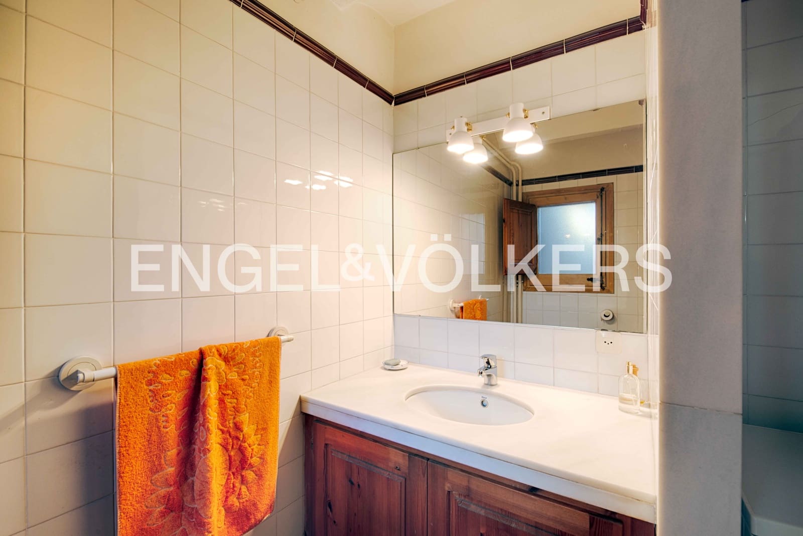 4 soveværelse Byhus til salg i Cabanelles - € 695.000 (Ref: 9005613)