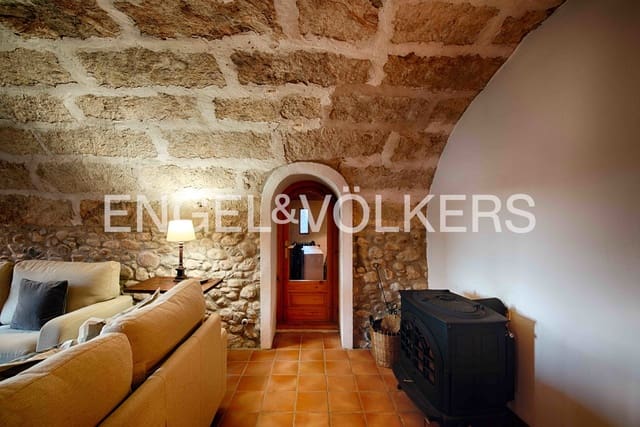 4 quarto Casa em Banda para venda em Cabanelles - 695 000 € (Ref: 9005613)