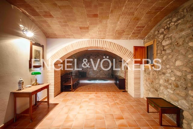 4 quarto Casa em Banda para venda em Cabanelles - 695 000 € (Ref: 9005613)