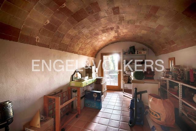 4 quarto Casa em Banda para venda em Cabanelles - 695 000 € (Ref: 9005613)