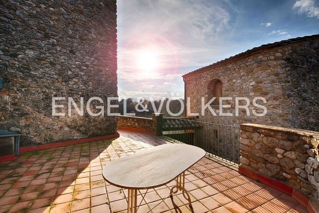 4 quarto Casa em Banda para venda em Cabanelles - 695 000 € (Ref: 9005613)