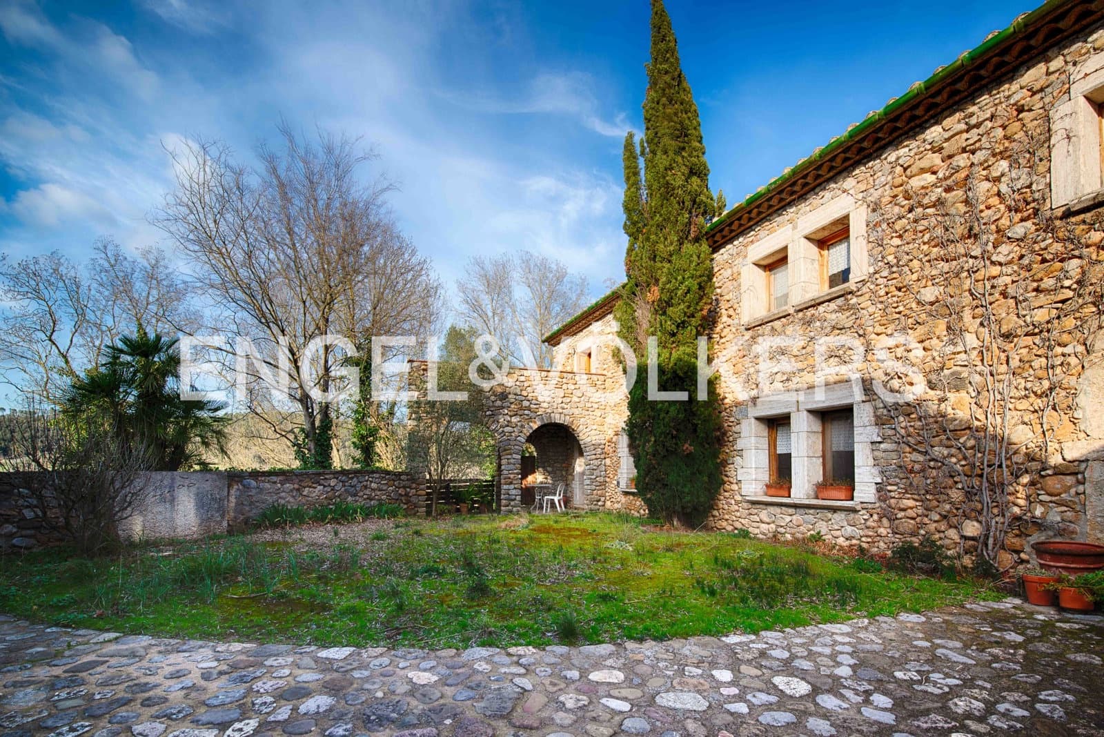 4 bedroom Townhouse for sale in Cabanelles - € 695,000 (Ref: 9005613)