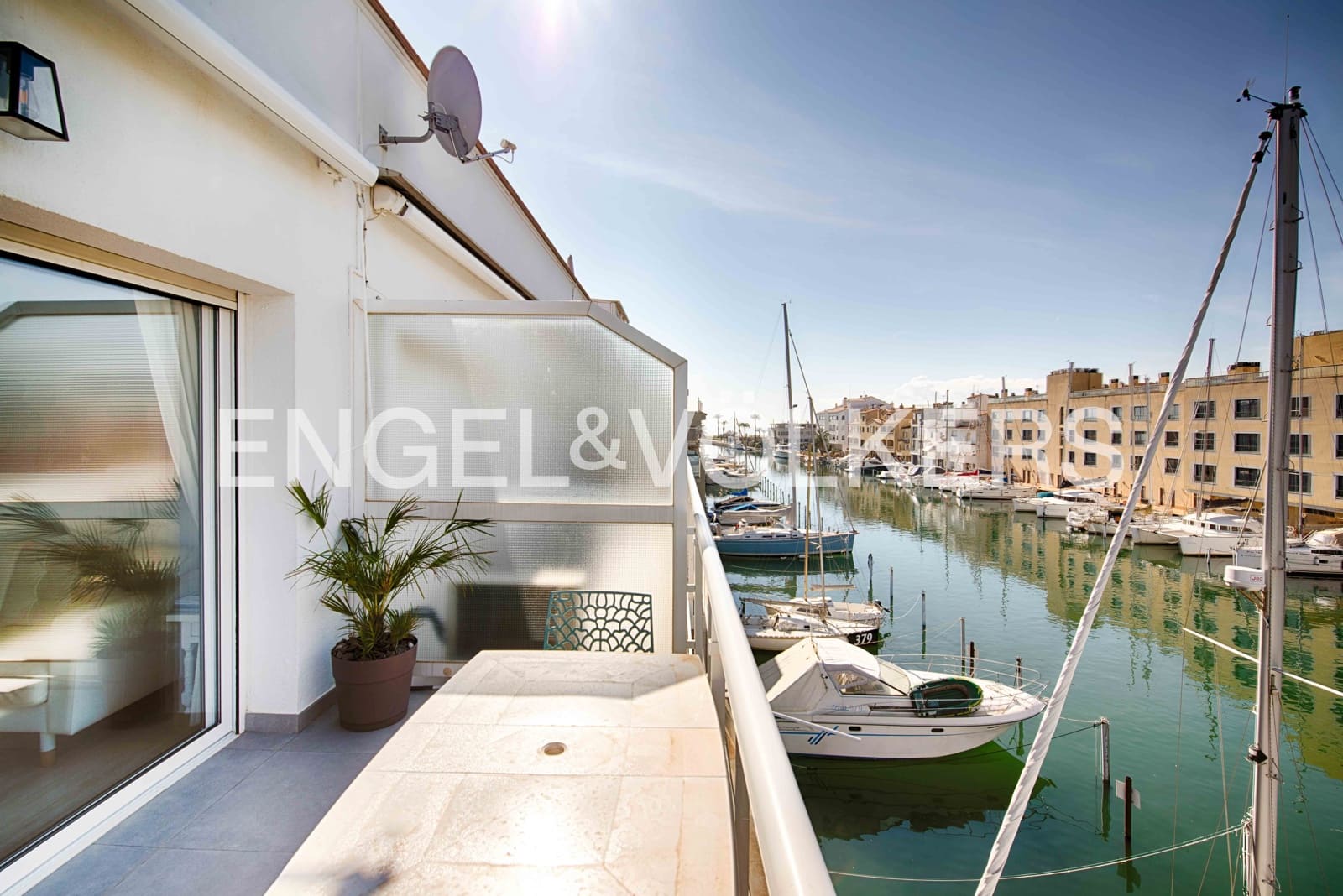 3 makuuhuone Huoneisto myytävänä paikassa Empuriabrava mukana 
autotalli - 395 000 € (Ref: 9005617)