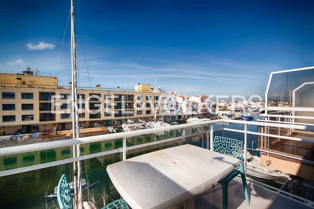 3 makuuhuone Huoneisto myytävänä paikassa Empuriabrava, Castelló d'Empúries mukana 
autotalli - 395 000 € (Ref: 9005617)