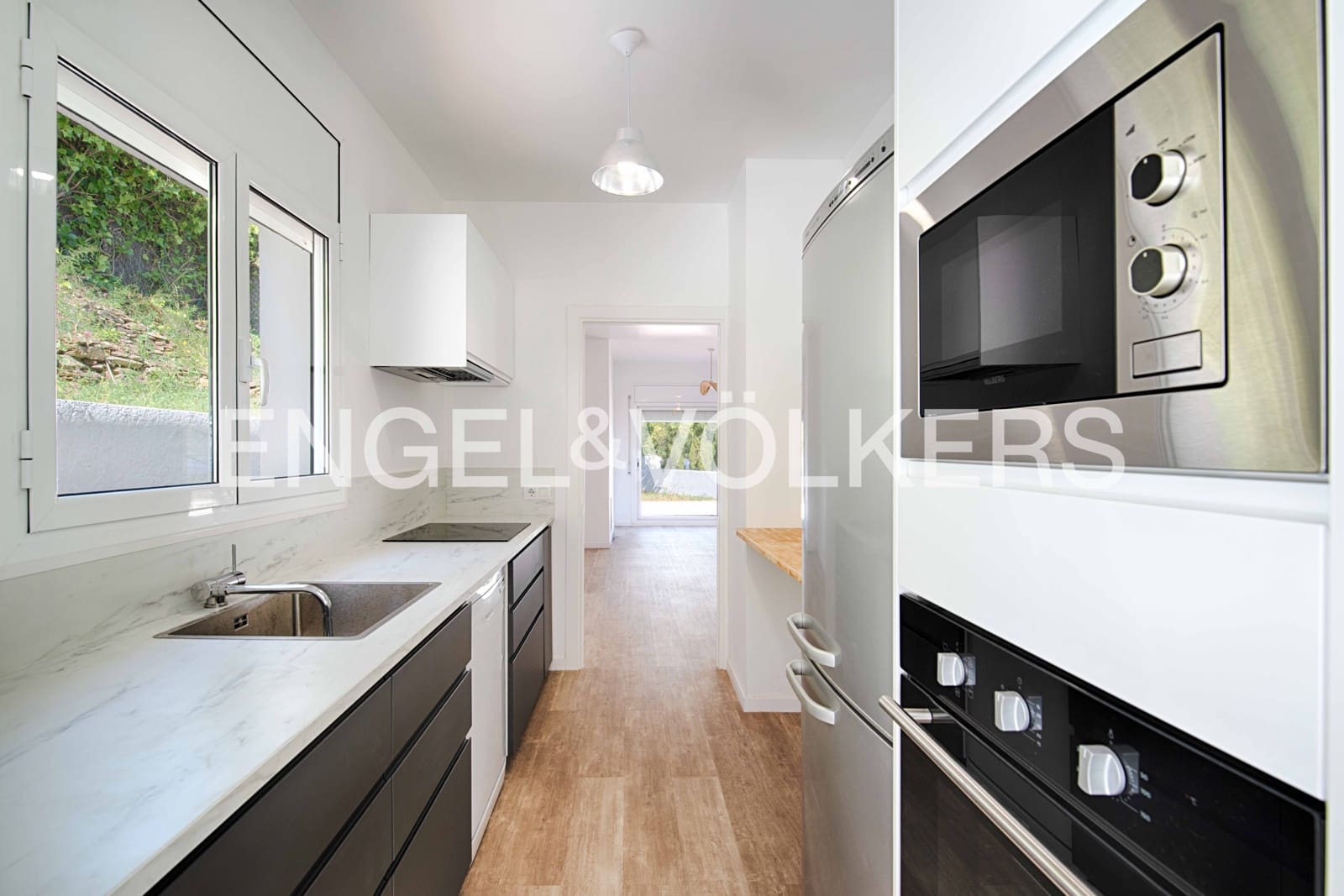 3 makuuhuone Huvila myytävänä paikassa El Port de la Selva mukana uima-altaan 
autotalli - 575 000 € (Ref: 9005619)