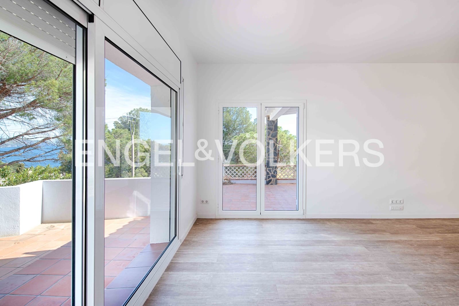 3 makuuhuone Huvila myytävänä paikassa El Port de la Selva mukana uima-altaan 
autotalli - 575 000 € (Ref: 9005619)