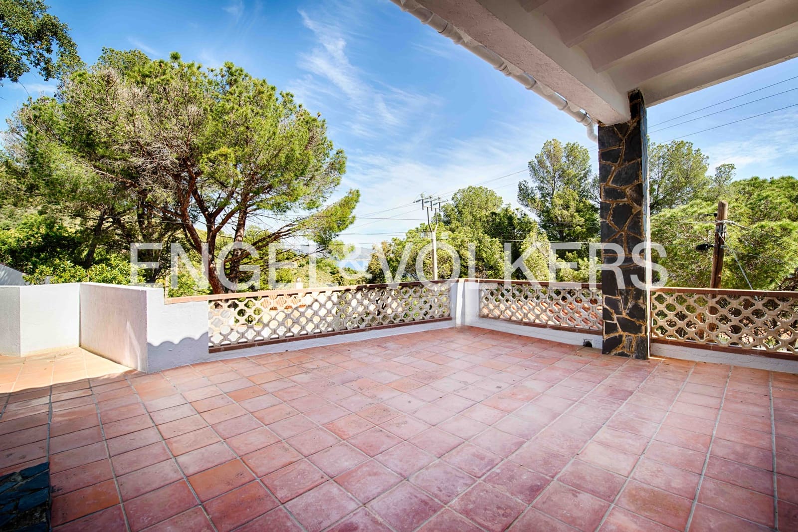 3 makuuhuone Huvila myytävänä paikassa El Port de la Selva mukana uima-altaan 
autotalli - 575 000 € (Ref: 9005619)