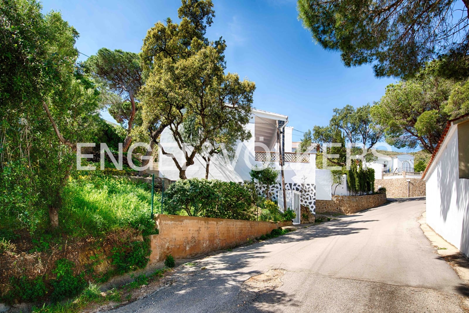 3 makuuhuone Huvila myytävänä paikassa El Port de la Selva mukana uima-altaan 
autotalli - 575 000 € (Ref: 9005619)