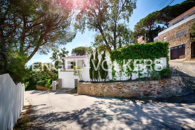 Chalet de 3 habitaciones en El Port de la Selva en venta con piscina garaje - 550.000 € (Ref: 9005619)