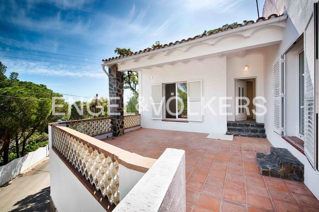 Chalet de 3 habitaciones en El Port de la Selva en venta con piscina garaje - 550.000 € (Ref: 9005619)