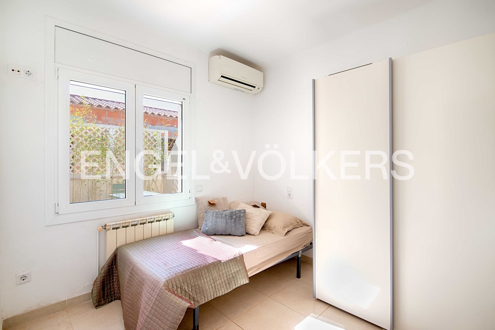 2 soveværelse Rækkehus til salg i Empuriabrava med garage - € 280.000 (Ref: 9005620)