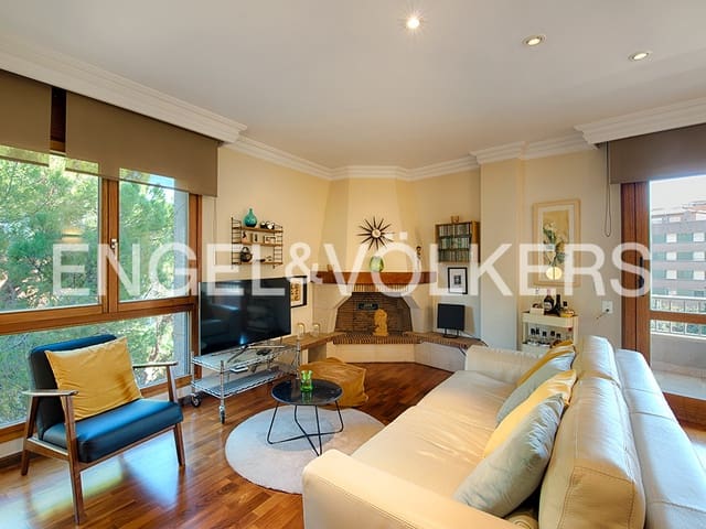 Apartamento de 4 habitaciones en Figueres en venta con garaje - 319.000 € (Ref: 9005626)