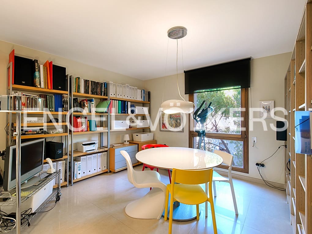 4 soveværelse Lejlighed til salg i Figueres med garage - € 319.000 (Ref: 9005626)