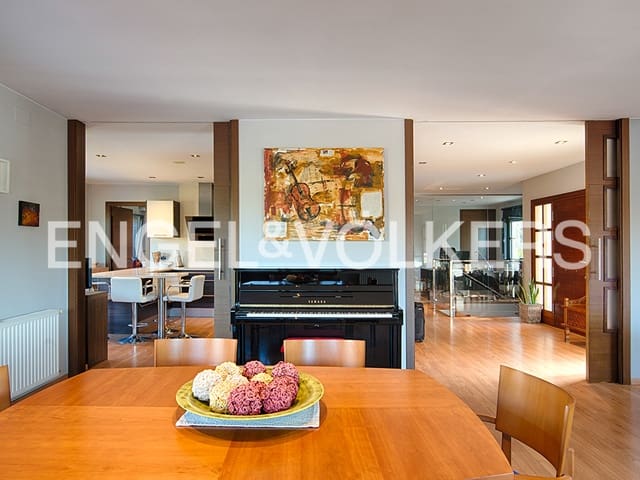 4 bedroom Villa for sale in Peralada with pool garage - € 1,365,000 (Ref: 9005627)