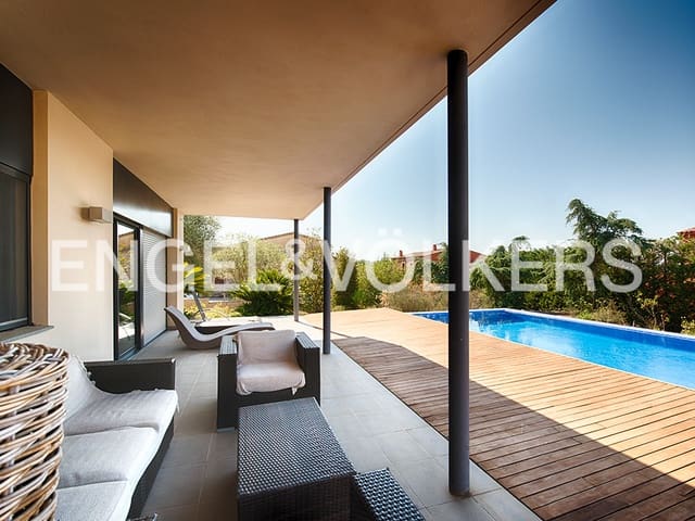 4 bedroom Villa for sale in Peralada with pool garage - € 1,365,000 (Ref: 9005627)