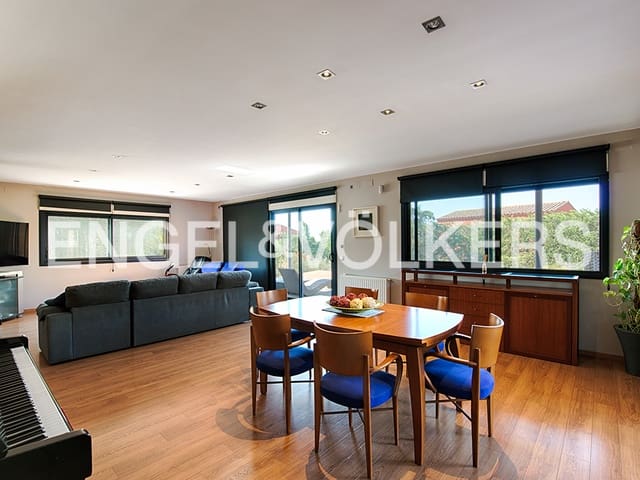 4 bedroom Villa for sale in Peralada with pool garage - € 1,365,000 (Ref: 9005627)