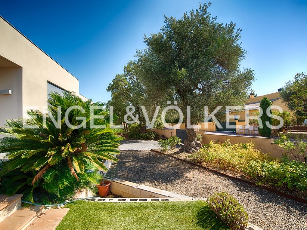 4 soverom Villa til salgs i Peralada med svømmebasseng garasje - € 1 365 000 (Ref: 9005627)