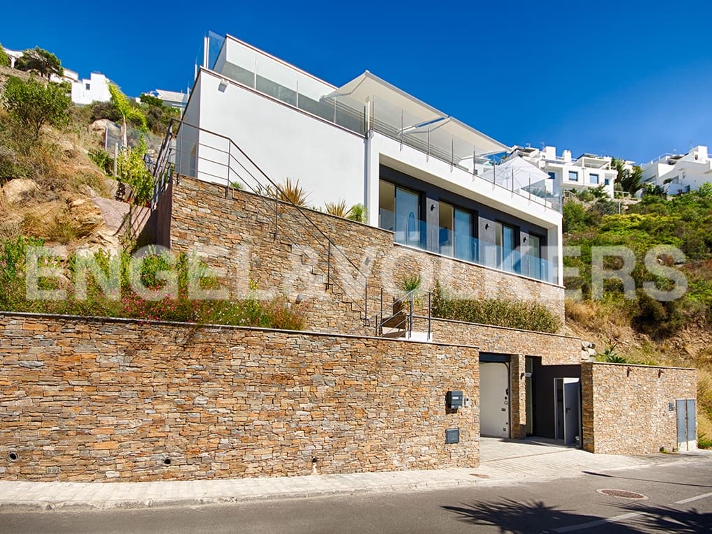 4 soveværelse Villa til salg i Roses med swimmingpool garage - € 1.790.000 (Ref: 9005628)