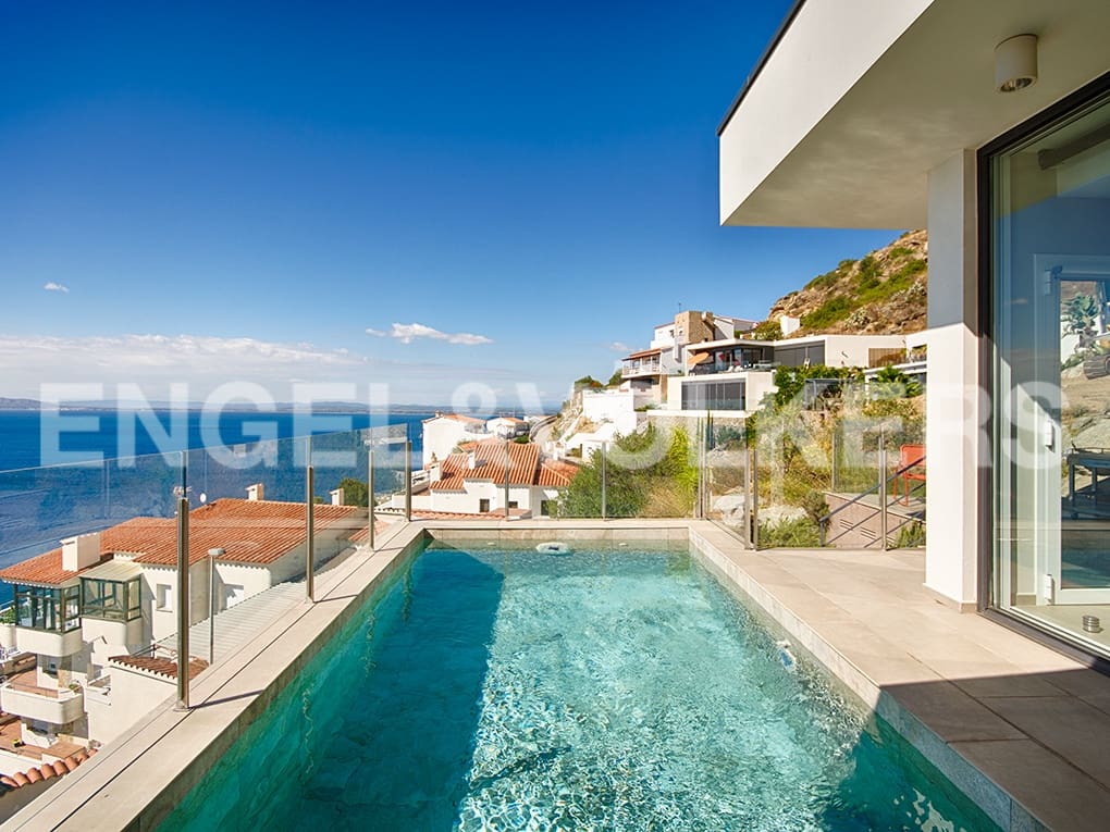 4 soveværelse Villa til salg i Roses med swimmingpool garage - € 1.790.000 (Ref: 9005628)