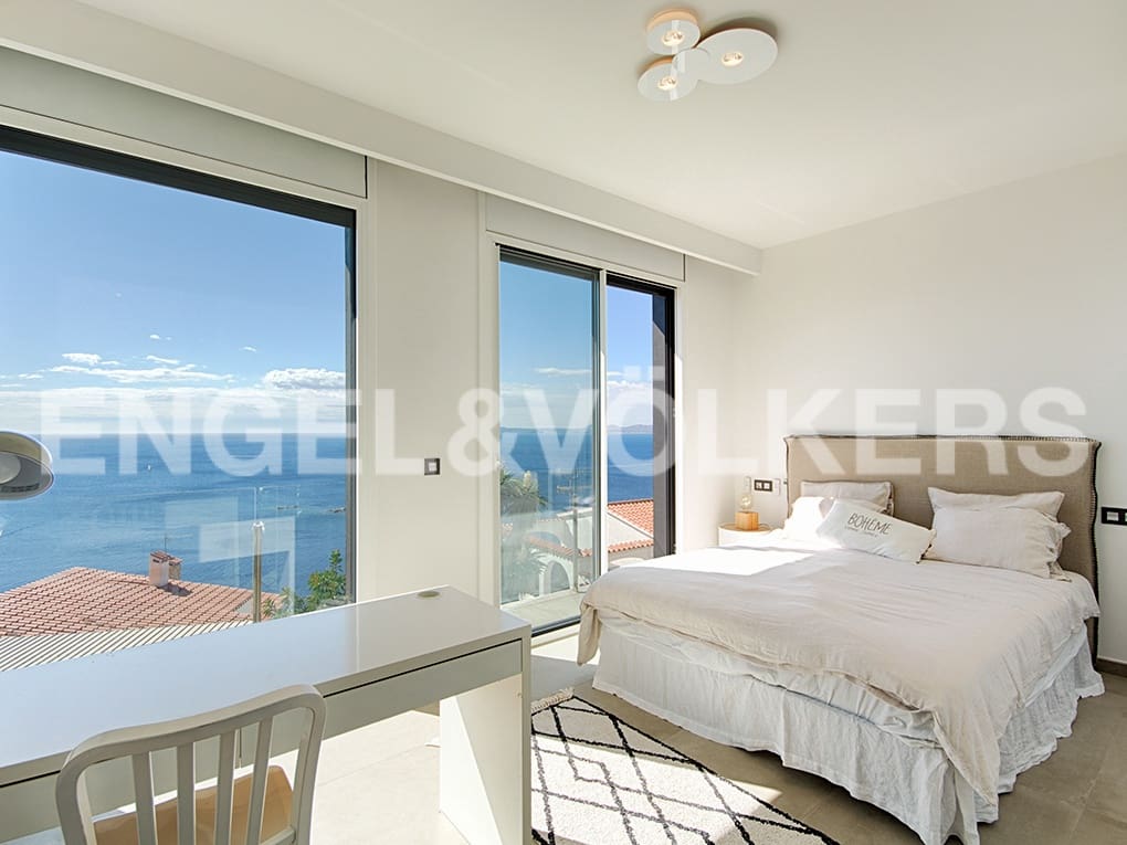 4 soveværelse Villa til salg i Roses med swimmingpool garage - € 1.790.000 (Ref: 9005628)