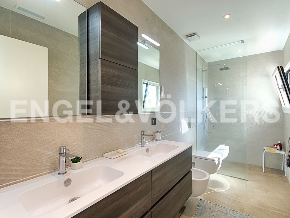 4 soveværelse Villa til salg i Roses med swimmingpool garage - € 1.790.000 (Ref: 9005628)