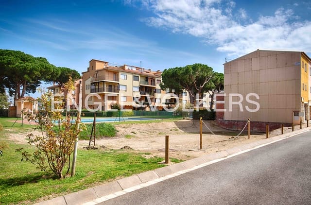 Rakentamaton maa myytävänä paikassa Empuriabrava, Castelló d'Empúries - 720 000 € (Ref: 9005631)