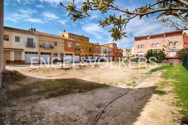 Rakentamaton maa myytävänä paikassa Empuriabrava, Castelló d'Empúries - 720 000 € (Ref: 9005631)