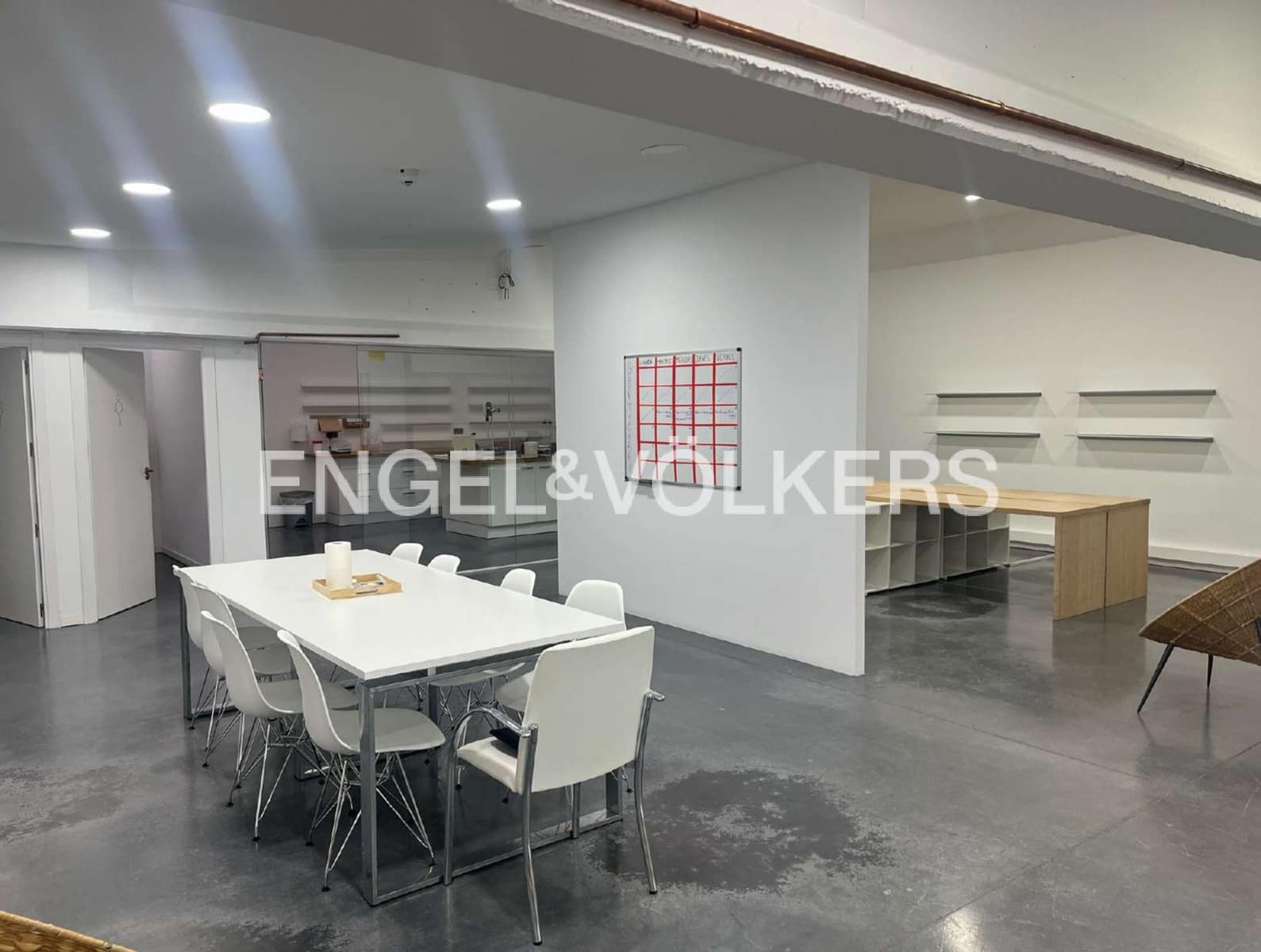 Erhverv til salg i Avinyonet de Puigventos med garage - € 550.000 (Ref: 9005632)