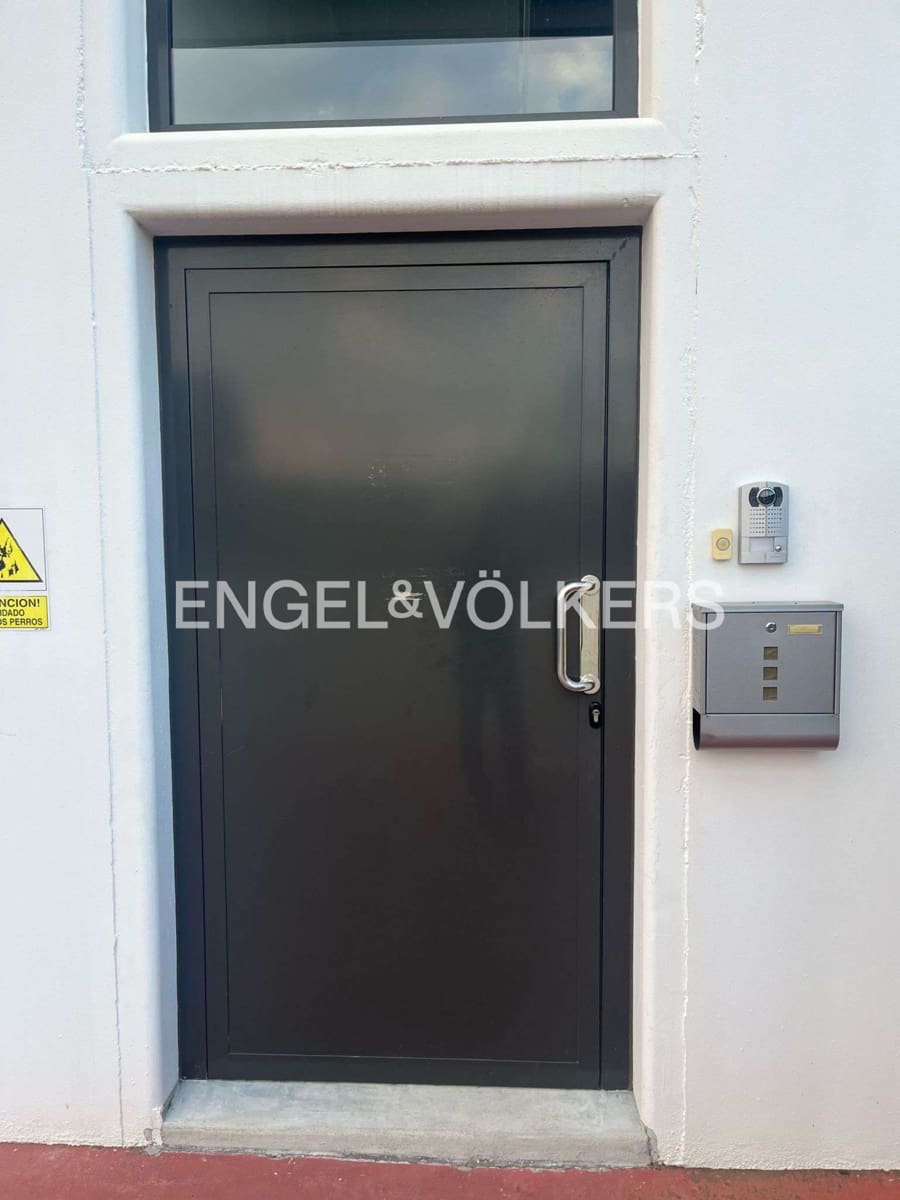 Erhverv til salg i Avinyonet de Puigventos med garage - € 550.000 (Ref: 9005632)