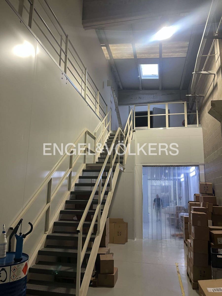 Erhverv til salg i Avinyonet de Puigventos med garage - € 550.000 (Ref: 9005632)