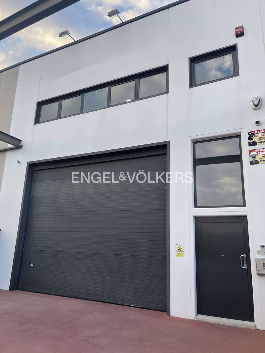 Kommersiell til salgs i Avinyonet de Puigventos med garasje - € 550 000 (Ref: 9005632)