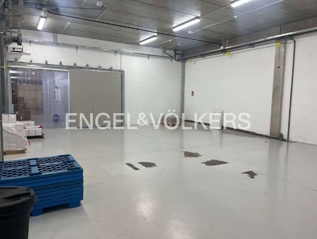 Commercial for sale in Avinyonet de Puigventós with garage - € 550,000 (Ref: 9005632)