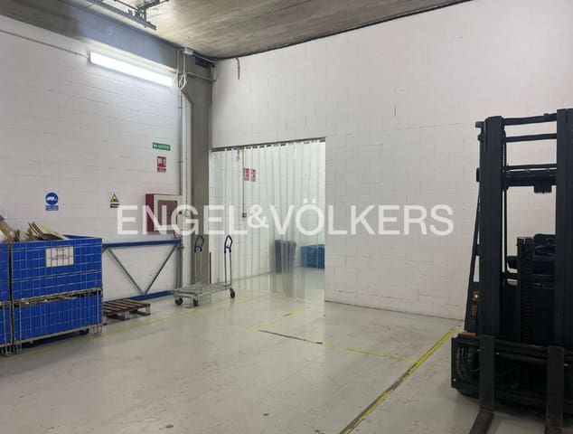 Commercial for sale in Avinyonet de Puigventós with garage - € 550,000 (Ref: 9005632)
