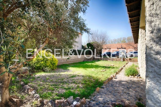5 bedroom Bungalow for sale in Castelló d'Empúries with garage - € 355,000 (Ref: 9005633)