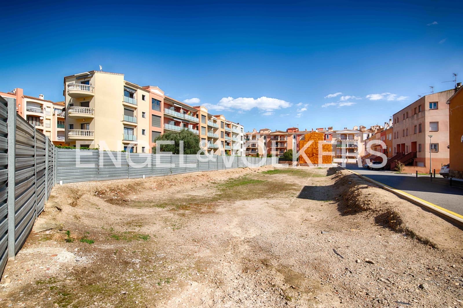 Undeveloped Land for sale in Empuriabrava - € 2,500,000 (Ref: 9005635)