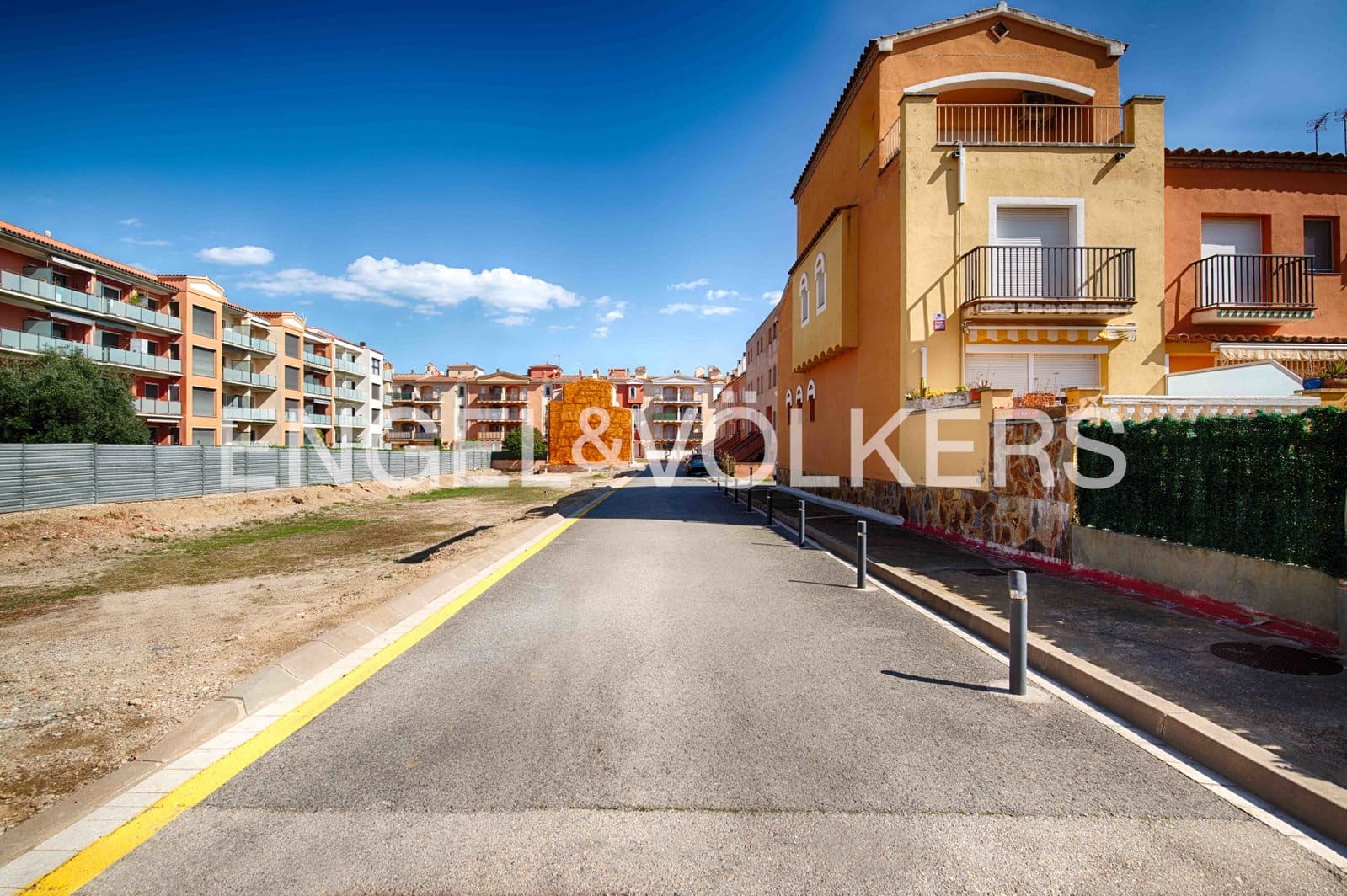 Undeveloped Land for sale in Empuriabrava - € 2,500,000 (Ref: 9005635)