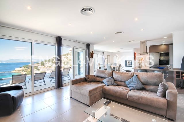 4 bedroom Villa for sale in Roses with pool garage - € 2,090,000 (Ref: 9005636)