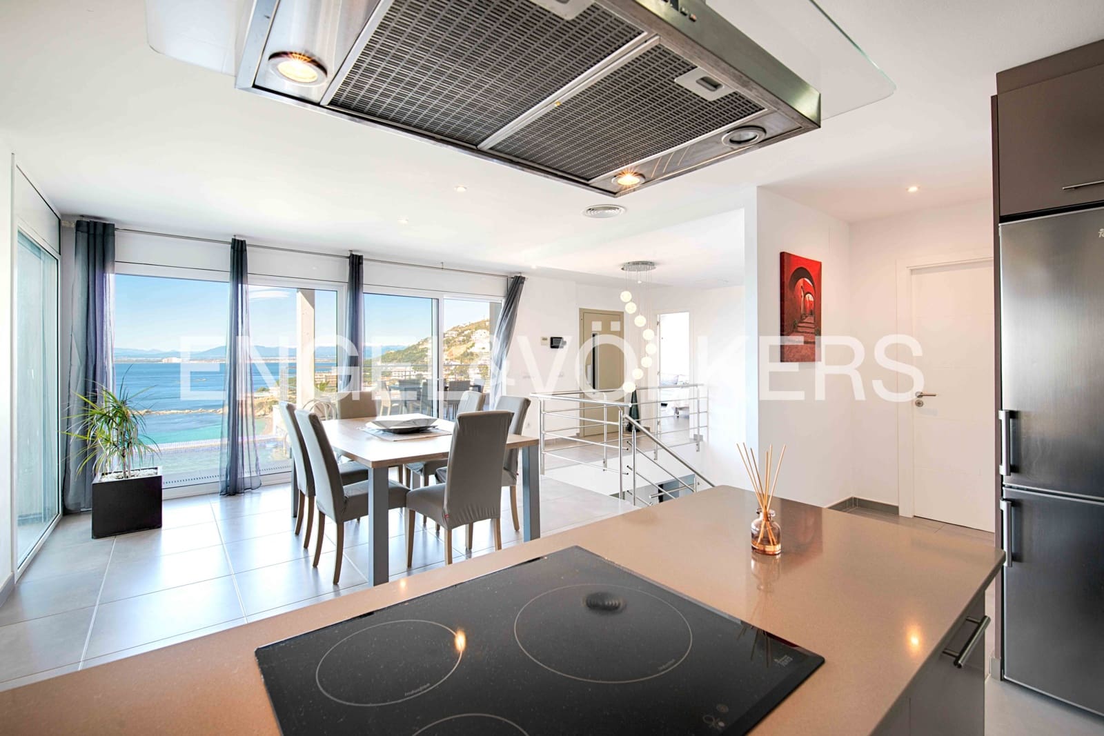 4 bedroom Villa for sale in Roses with pool garage - € 2,090,000 (Ref: 9005636)