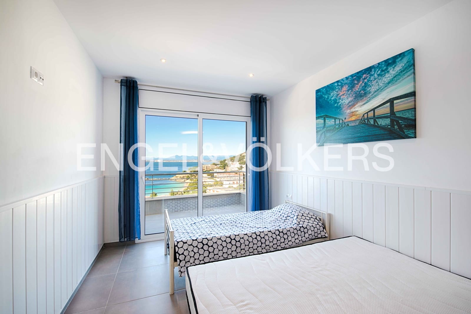 4 bedroom Villa for sale in Roses with pool garage - € 2,090,000 (Ref: 9005636)