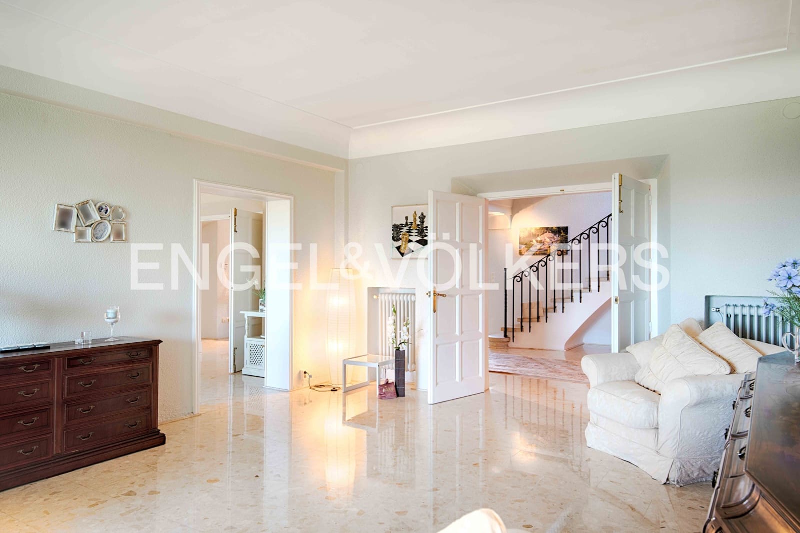 7 soveværelse Finca/Landehus til salg i Navata med swimmingpool garage - € 1.520.000 (Ref: 9005639)