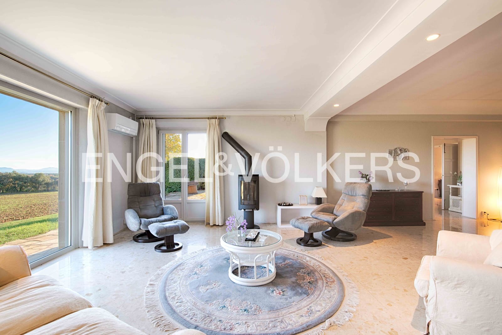 7 soveværelse Finca/Landehus til salg i Navata med swimmingpool garage - € 1.520.000 (Ref: 9005639)