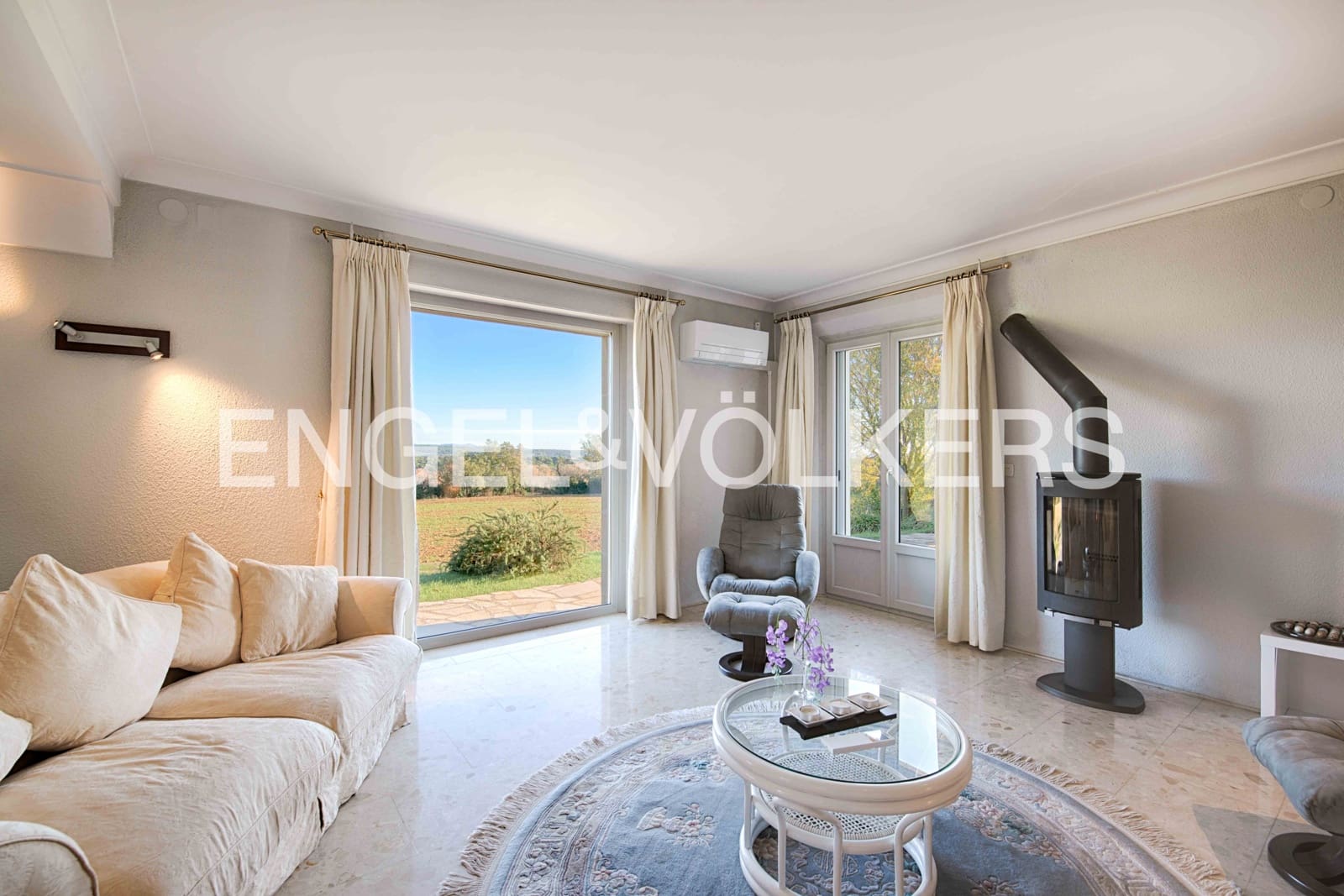 7 soveværelse Finca/Landehus til salg i Navata med swimmingpool garage - € 1.520.000 (Ref: 9005639)