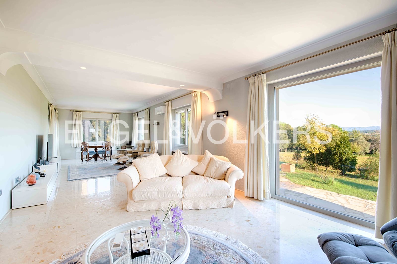 7 soveværelse Finca/Landehus til salg i Navata med swimmingpool garage - € 1.520.000 (Ref: 9005639)