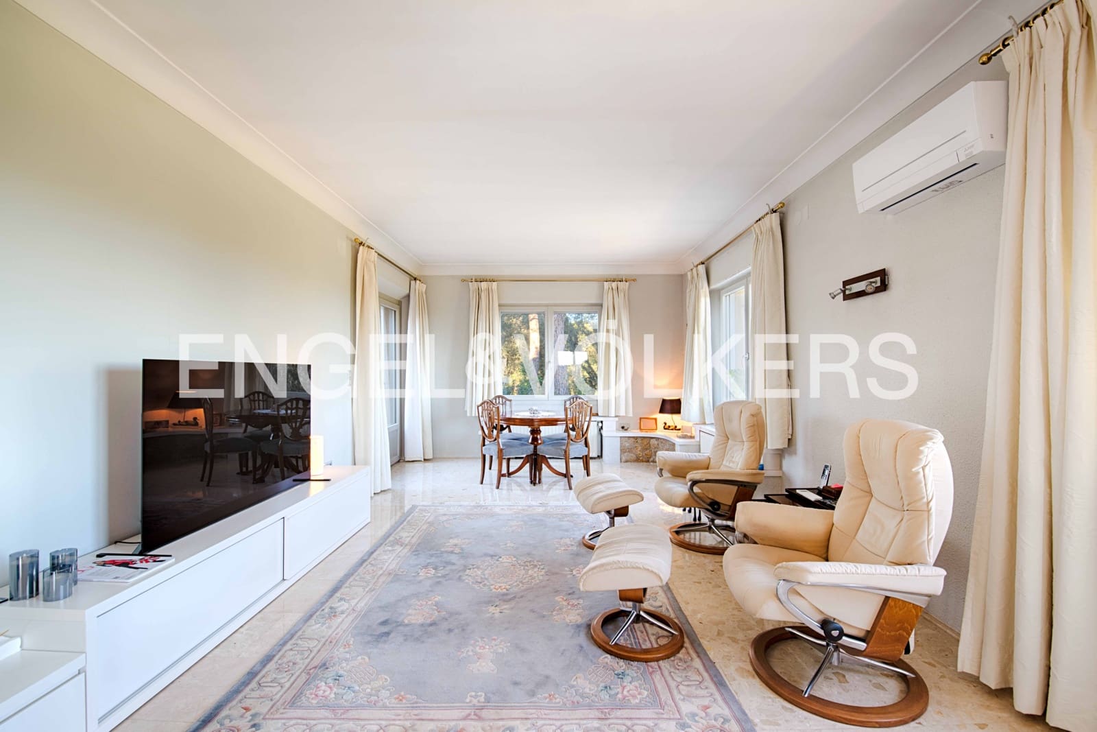 7 soveværelse Finca/Landehus til salg i Navata med swimmingpool garage - € 1.520.000 (Ref: 9005639)