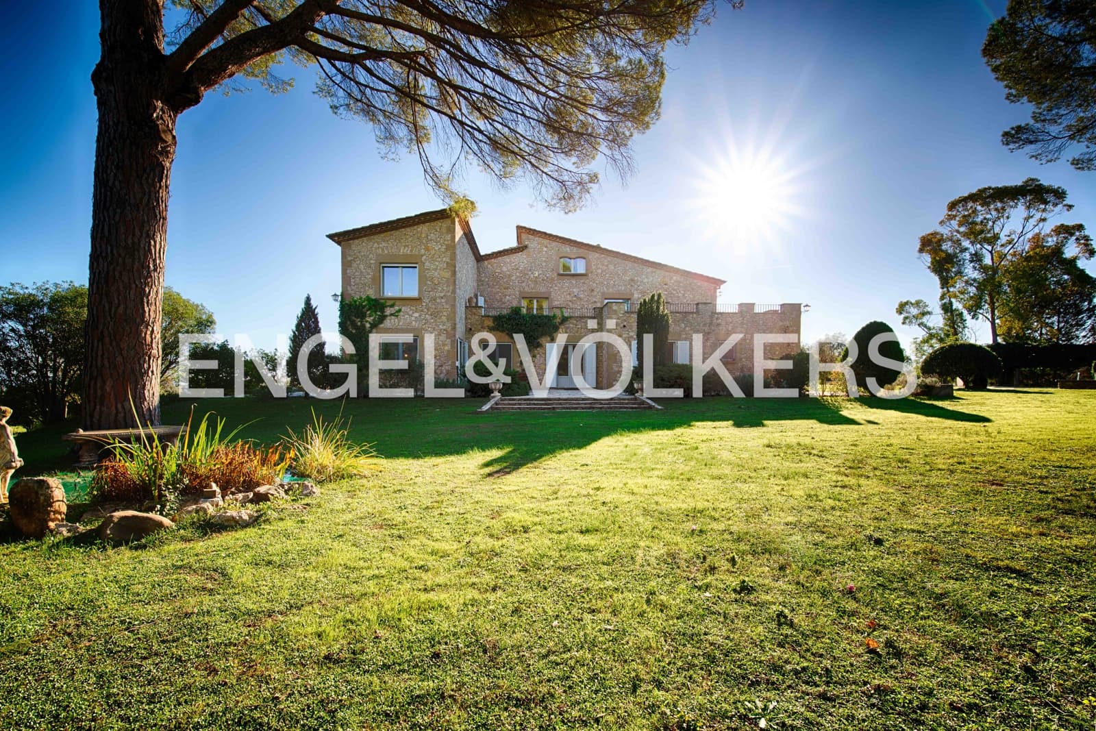 7 soveværelse Finca/Landehus til salg i Navata med swimmingpool garage - € 1.520.000 (Ref: 9005639)