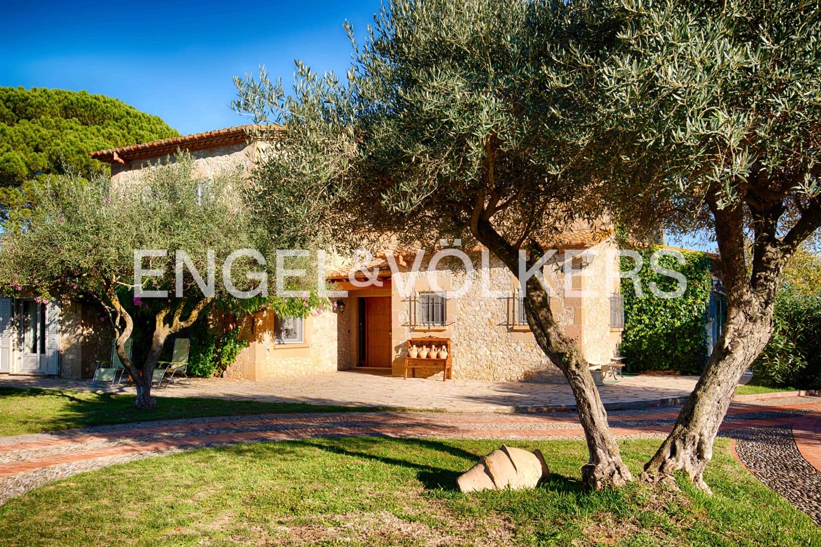 7 soveværelse Finca/Landehus til salg i Navata med swimmingpool garage - € 1.520.000 (Ref: 9005639)