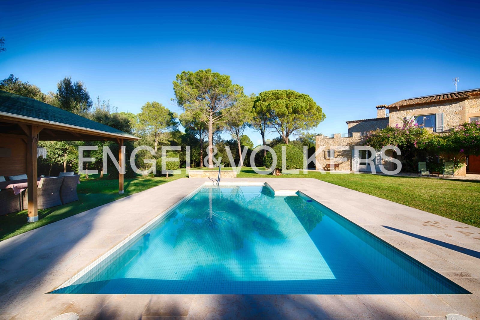 7 soveværelse Finca/Landehus til salg i Navata med swimmingpool garage - € 1.520.000 (Ref: 9005639)