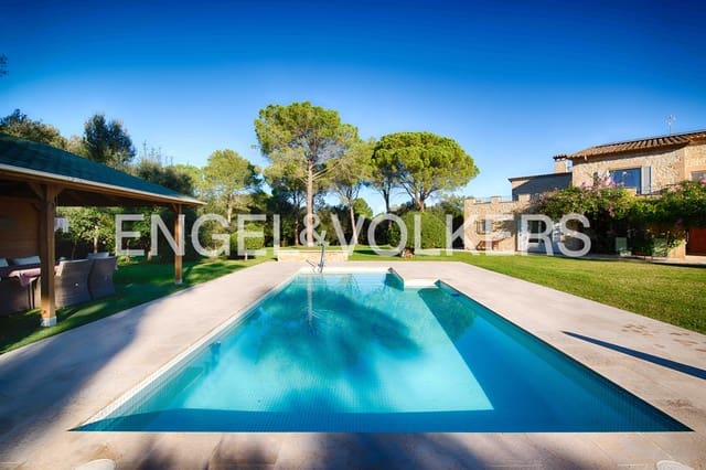 7 quarto Quinta/Casa Rural para venda em Navata com piscina garagem - 1 520 000 € (Ref: 9005639)