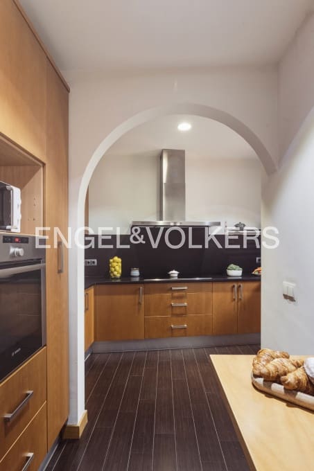 4 soveværelse Lejlighed til salg i Figueres med garage - € 450.000 (Ref: 9005640)