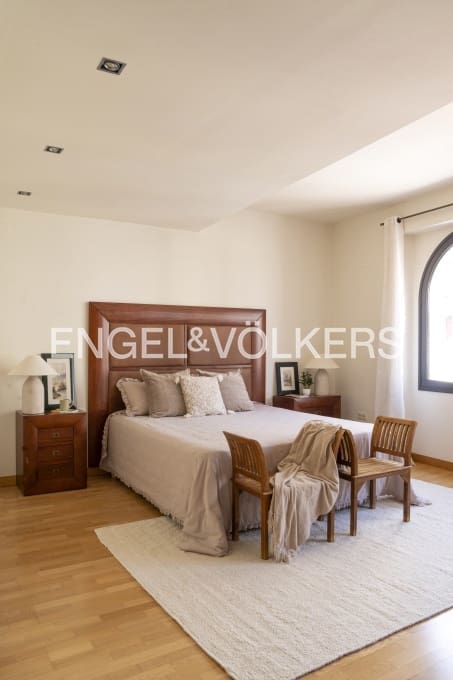 4 soveværelse Lejlighed til salg i Figueres med garage - € 450.000 (Ref: 9005640)